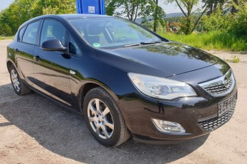 Opel Astra J 2010